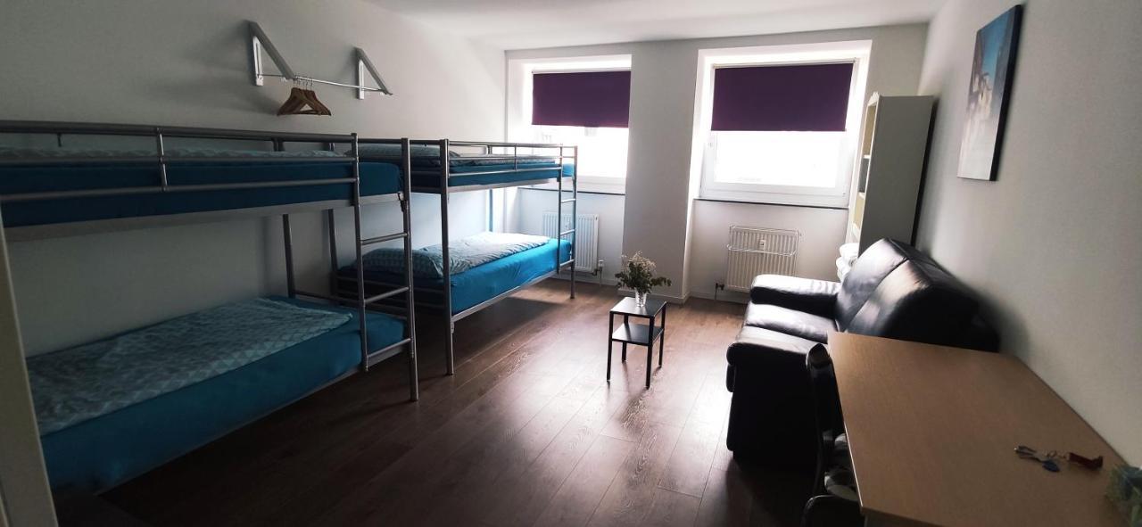 Full Flat 3 Bedrooms Saarbrucken Center -11 People Bagian luar foto