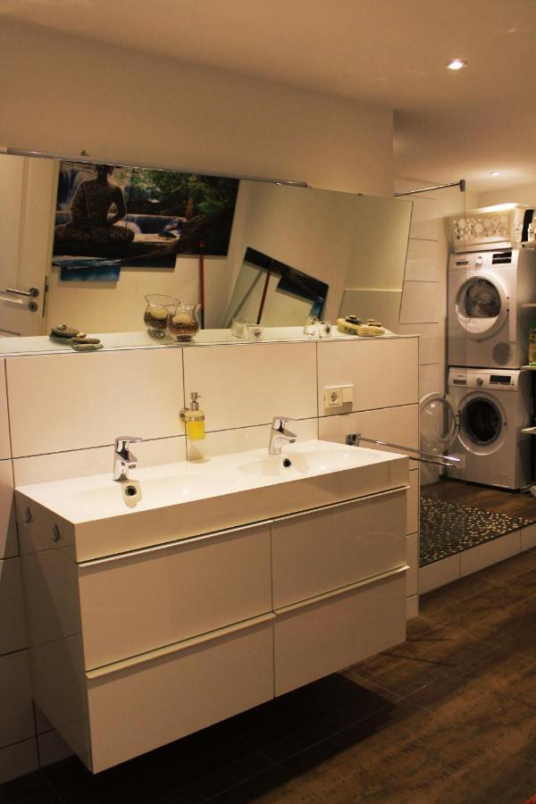 Full Flat 3 Bedrooms Saarbrucken Center -11 People Bagian luar foto